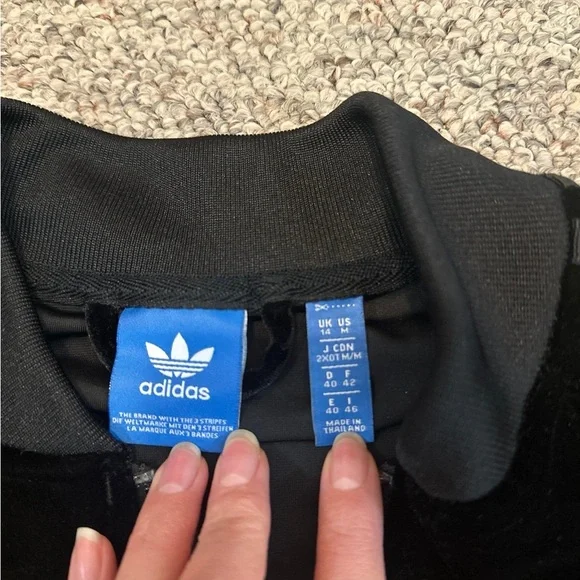 Adidas Velvet Set - Picture 2 of 3
